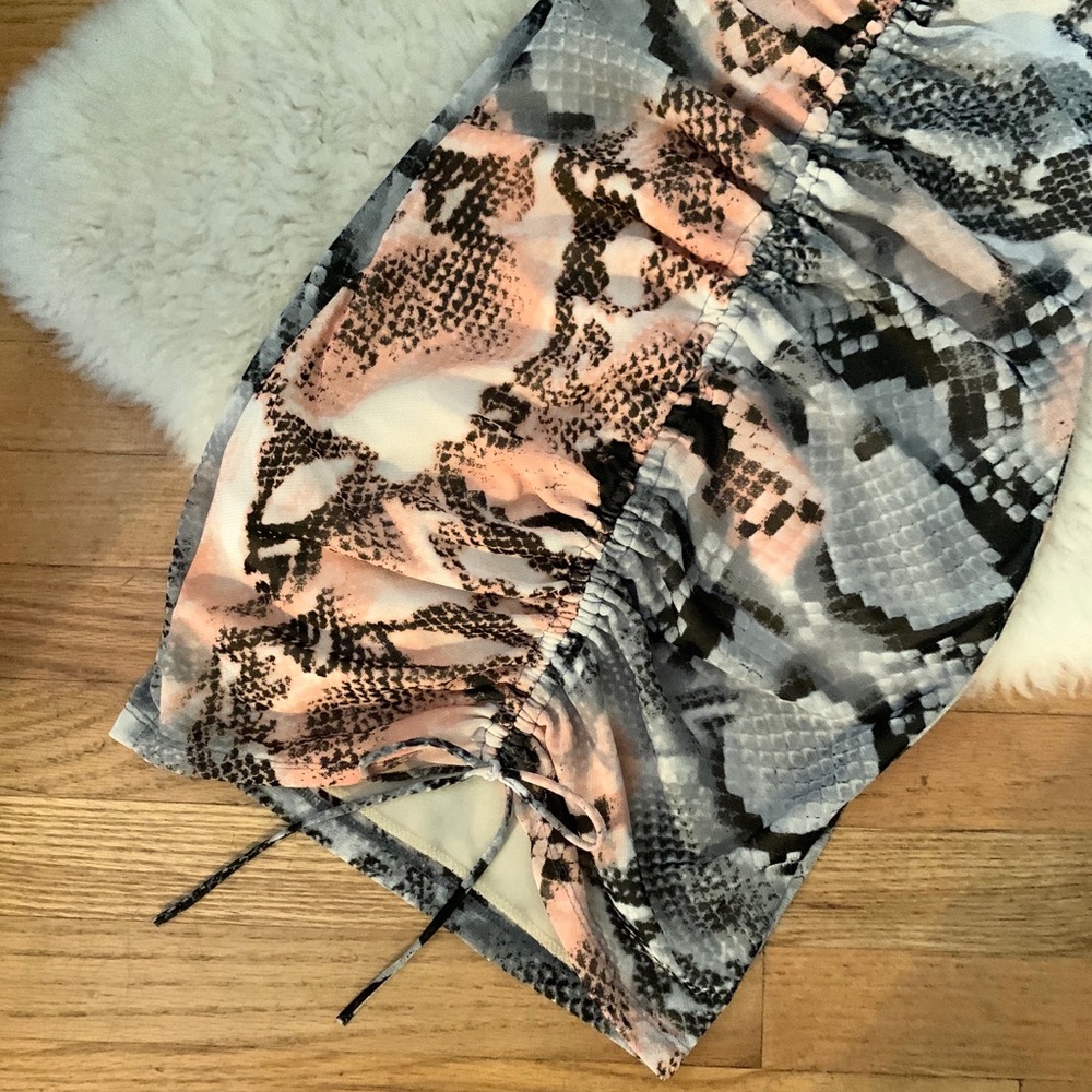 ANIMAL PRINT RUCHED DRESS 🐍 - Picture 6 of 8